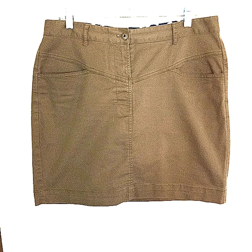 Brooks Brothers women's tan size 10 skirt front zip